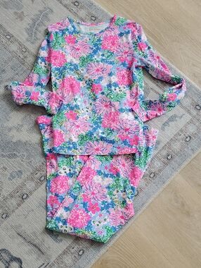 Lilly Pulitzer Girls Lil Soiree All Day 2-piece Pajama Set Top And Bottom Sz14